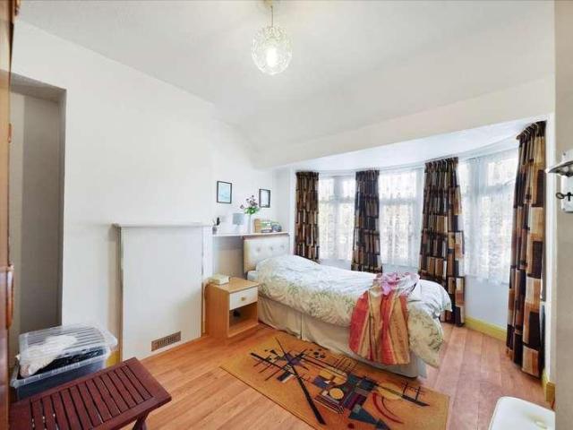 House for sale in Wealdstone, Greater London