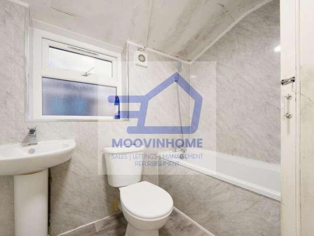 House for sale in E13, London