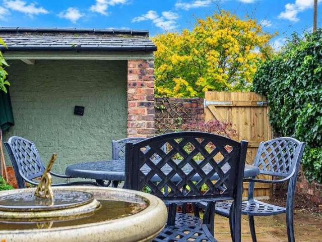House for sale in Walton Lea, Walton