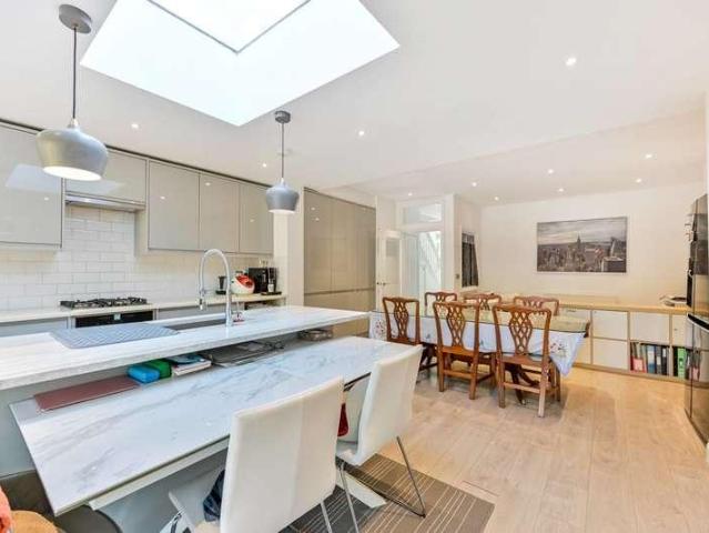 House for sale in New Malden, West Barnes