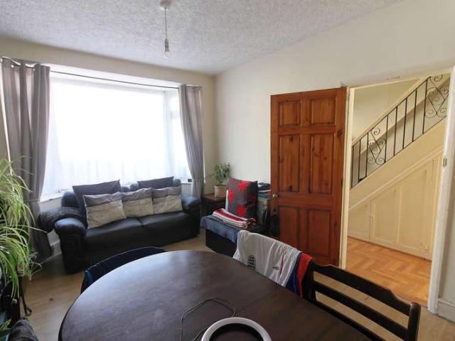 House for sale in Newfoundpool, Leicester