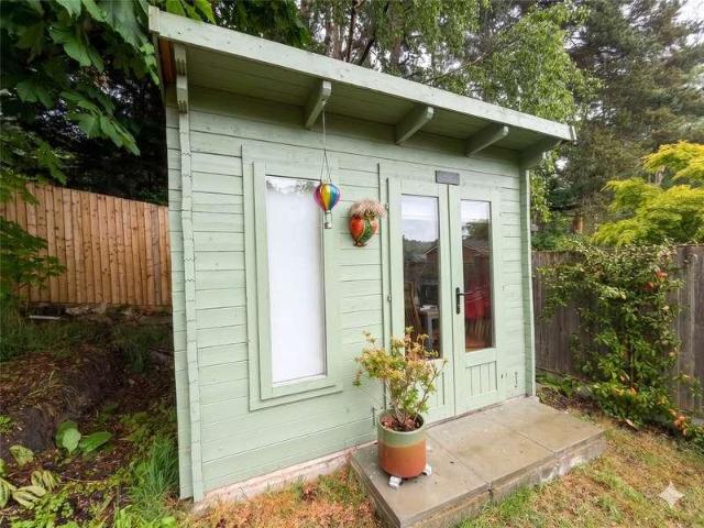 House for sale in Heatherside, Heol-las