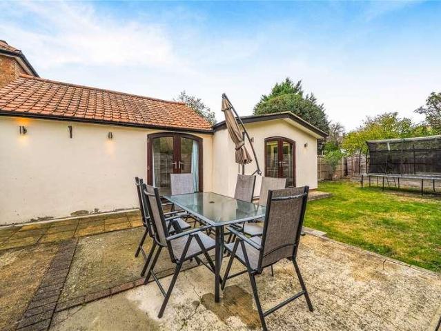 House for sale in Royal Borough of Kingston upon Thames, Greater London