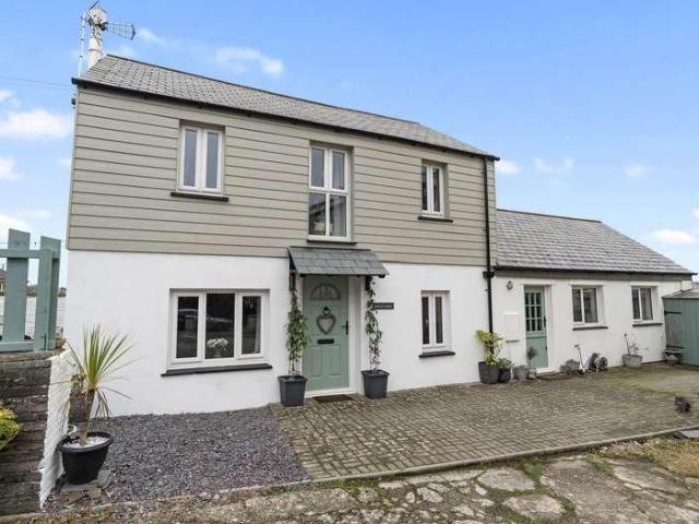 House for sale in Delabole, Cornwall