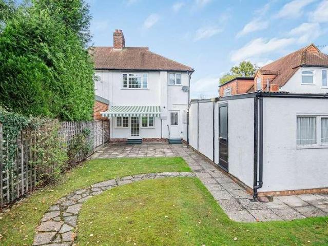 House for sale in Royal Borough of Kingston upon Thames, Greater London