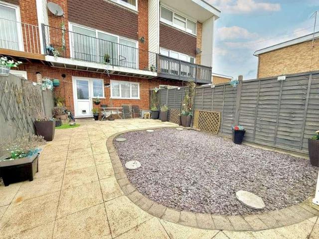 House for sale in Woodside Estate, Houghton Regis