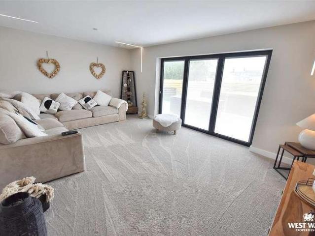 House for sale in Monkton, Pembroke