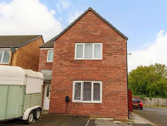 House for sale in Maesglas, Wales