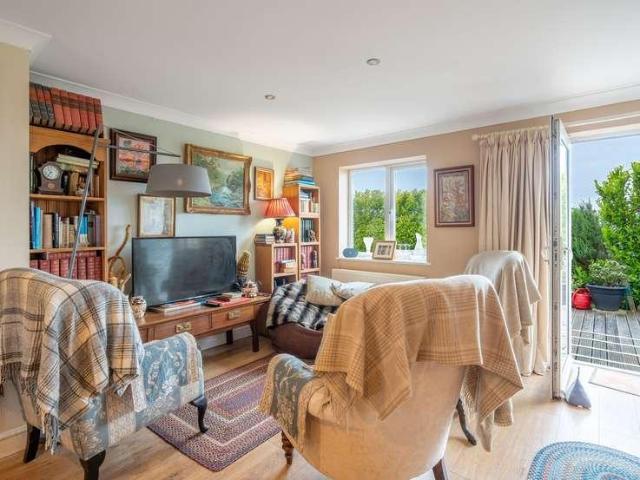 House for sale in Llwyngwril, Wales