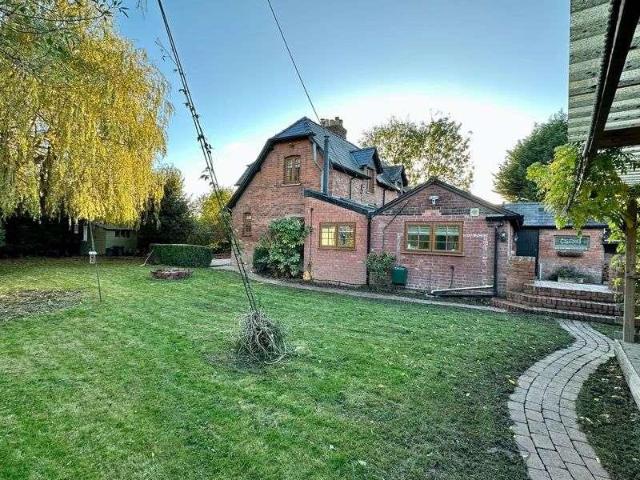 House for sale in Portfields, Lower Bullingham