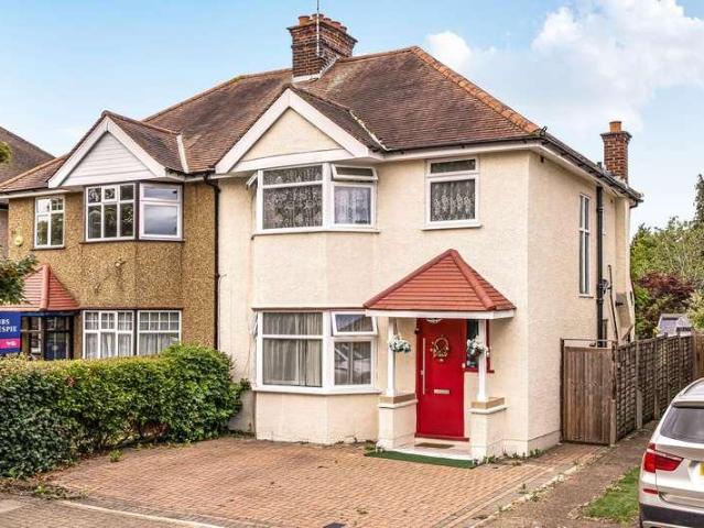 House for sale in Harrow Weald, Greater London