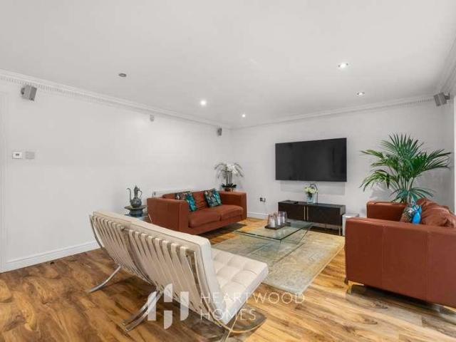 House for sale in St Albans, Five Acres