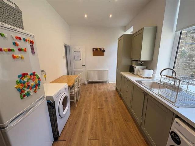 House for sale in Upper Pikeley, Thornton