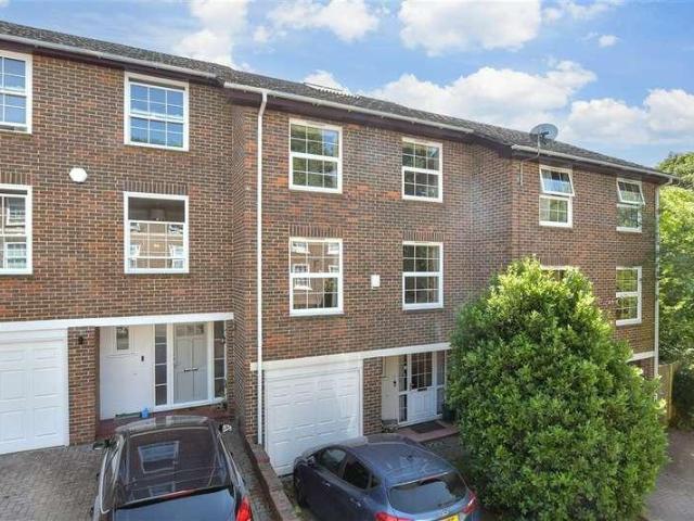 House for sale in Meadvale, Red Hill