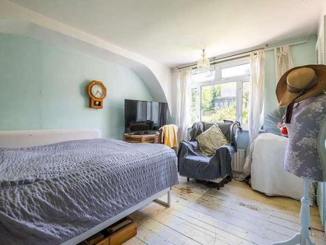 House for sale in London Borough of Lewisham, Forest Hill