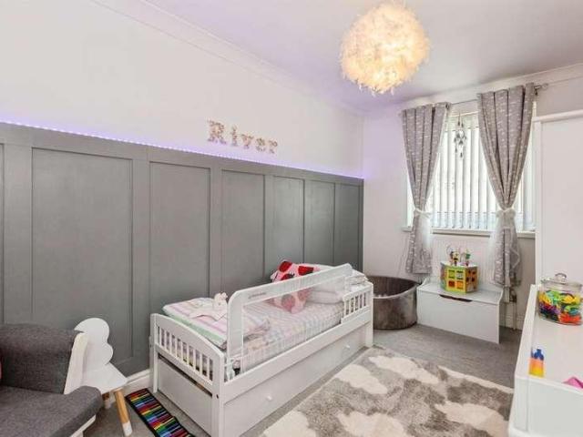 House for sale in Cwmbwrla, Nangreaves