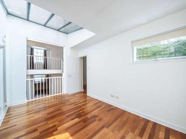 House for sale in Notting Hill, Greater London