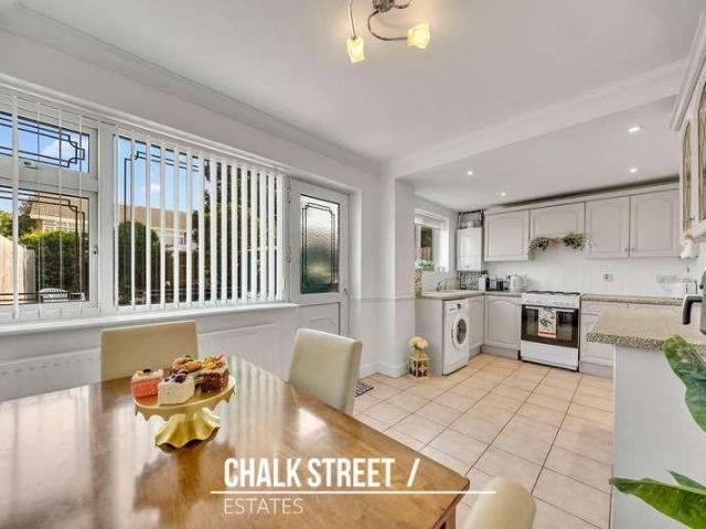House for sale in Elm Park, Greater London