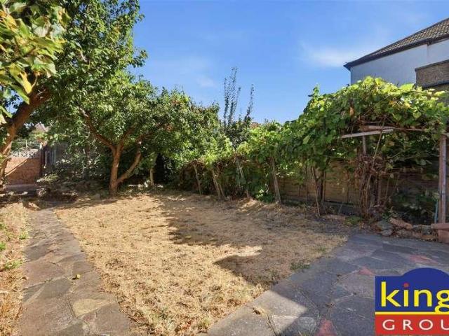 House for sale in Ponders End, Greater London