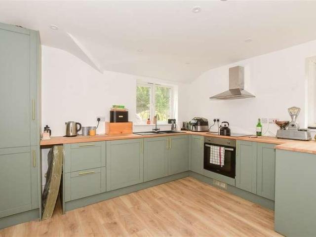 House for sale in Smallfield, Tandridge