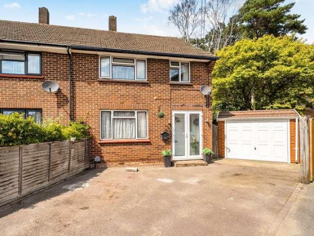 House for sale in Old Dean, Heol-las