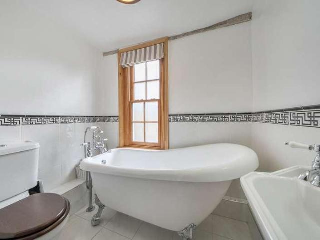 House for sale in Chipping Hill, Essex