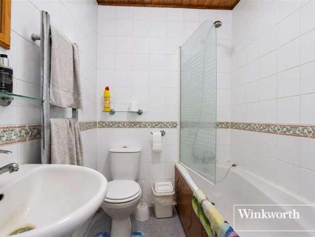 House for sale in Elstree and Borehamwood, Borehamwood