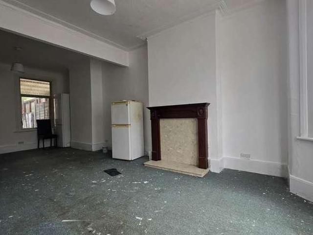 House for sale in Ilford, Seven Kings