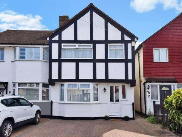 House for sale in Worcester Park, Greater London