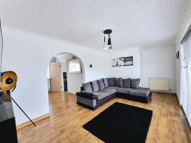 House for sale in Cefn Glas, Wales