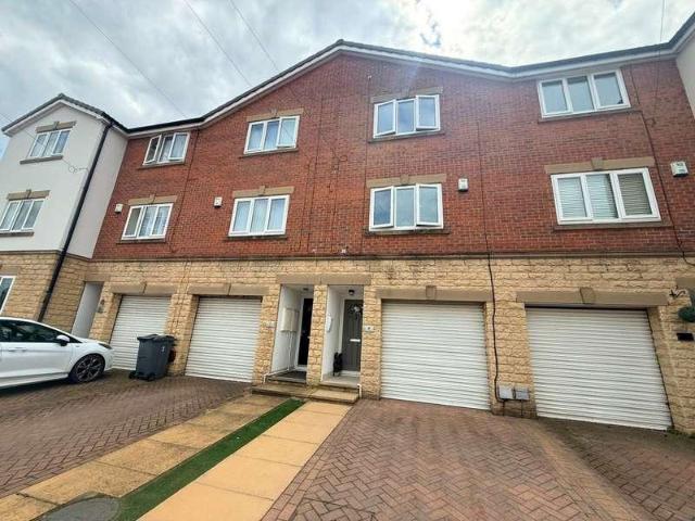 House for sale in Hoyland Common, Tankersley