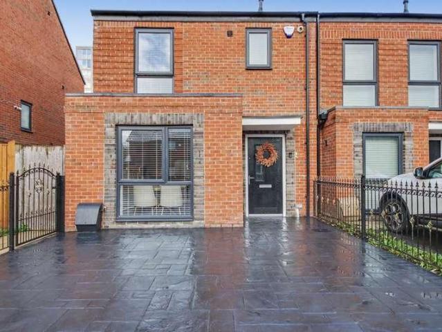 House for sale in Georgia, Greater Manchester