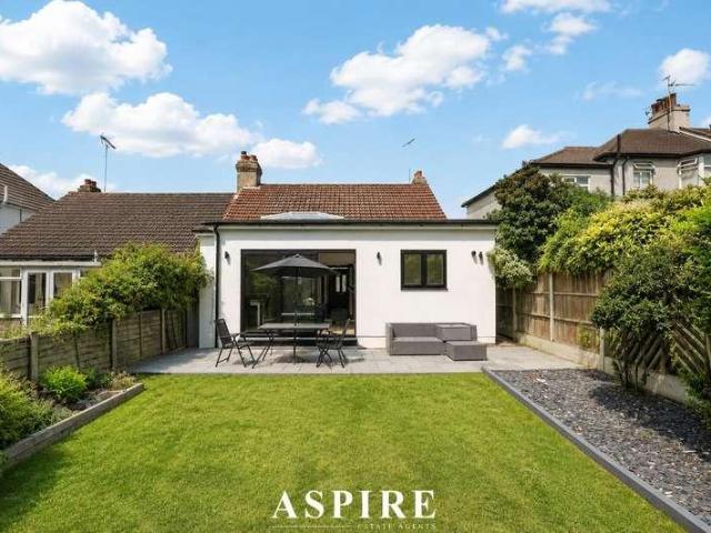 House for sale in Alton Barnes, Essex