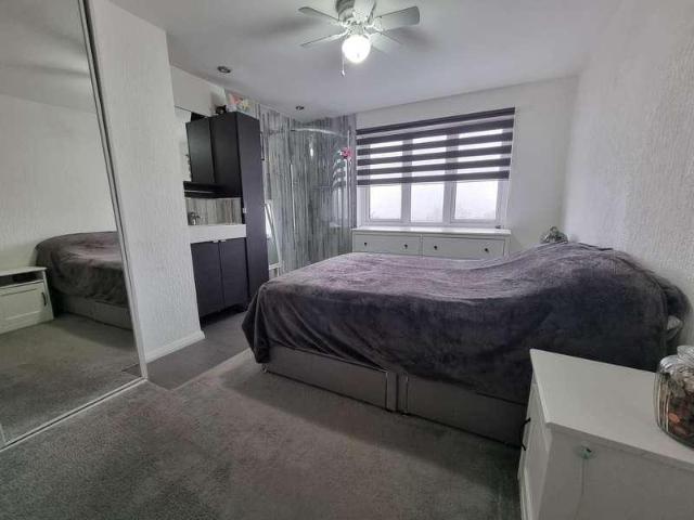 House for sale in Gibbonsdown, Barry