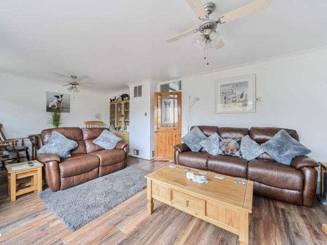 House for sale in Lower Green Esher, Blackhills