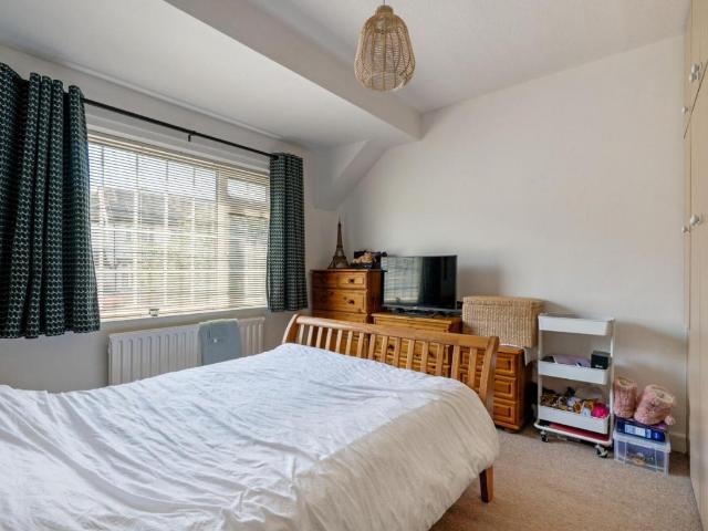 House for sale in Tranmere Park, West Yorkshire