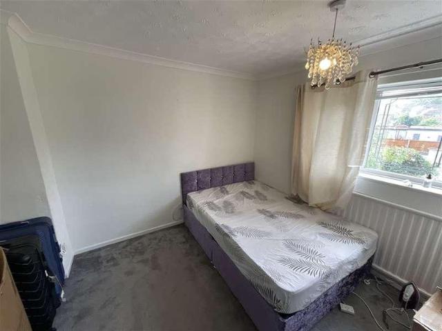 House for sale in Lee Chapel, Essex