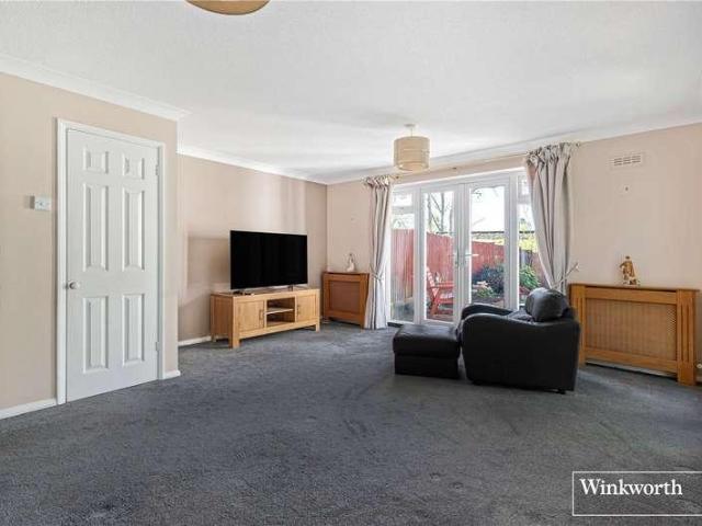 House for sale in Heol-las, Surrey