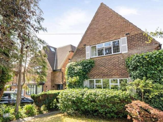 House for sale in Woodside Park, Greater London