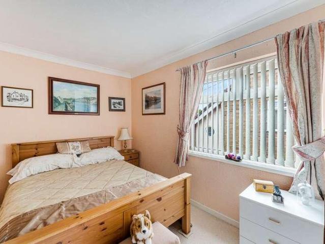House for sale in Widnes, Farnworth