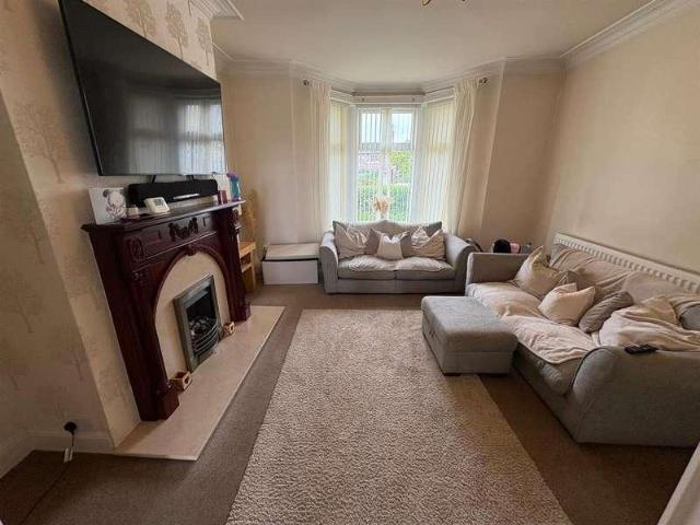 House for sale in Queensbury, West Yorkshire