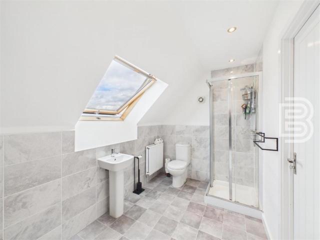 House for sale in Newton, New Bilton