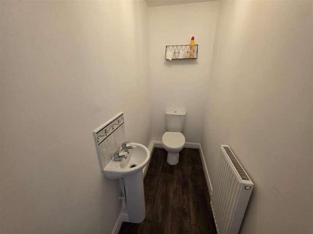 House for sale in Daisy Hill, Lee Bank