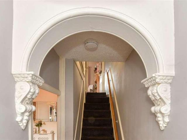 House for sale in River, Ash