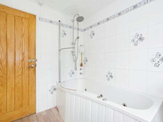 House for sale in Lower Wyke, West Yorkshire
