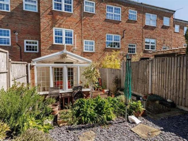 House for sale in Ivy Chimneys, Epping