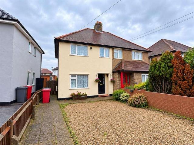 House for sale in Cippenham, Slough