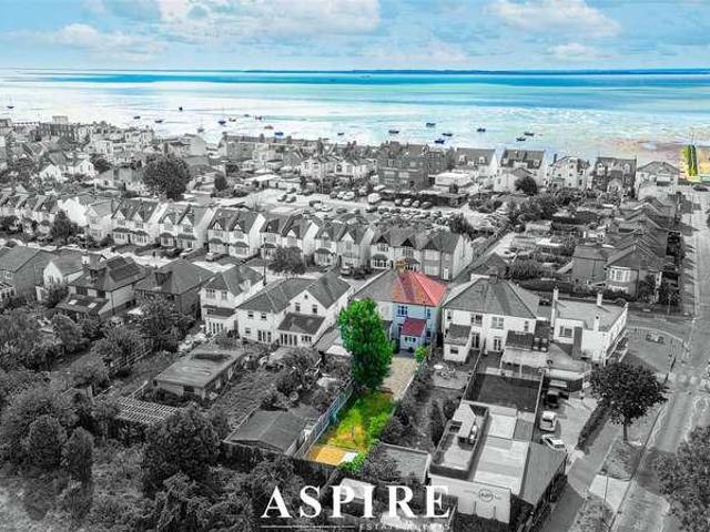 House for sale in Alton Barnes, Essex