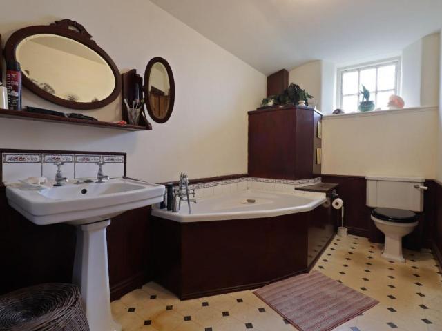 House for sale in Wentworth, Thorpe Hesley