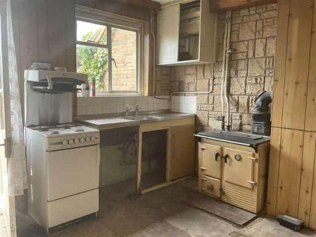 House for sale in Littlecote, West Sussex